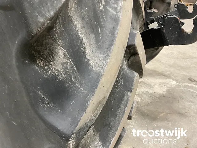 Vierwielaangedreven landbouwtractor - afbeelding 5 van  20