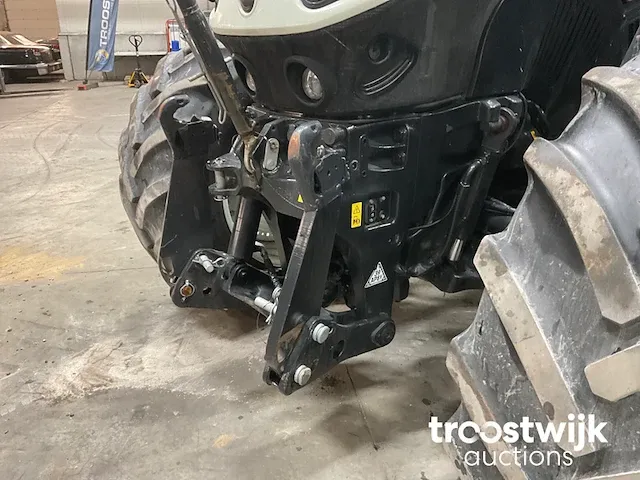 Vierwielaangedreven landbouwtractor - afbeelding 20 van  20