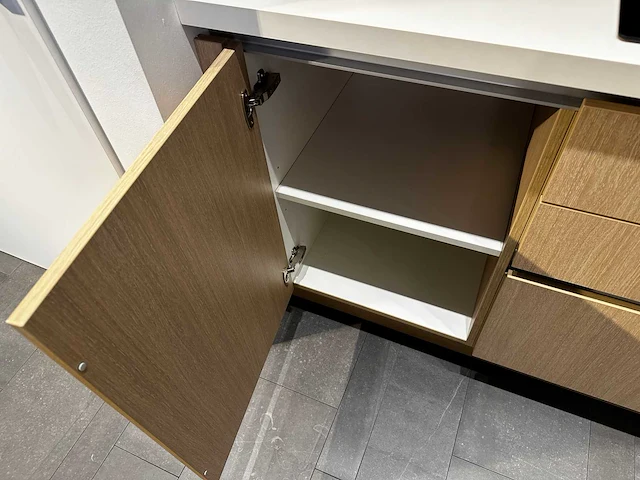 Vika - showroomkeuken - afbeelding 8 van  35