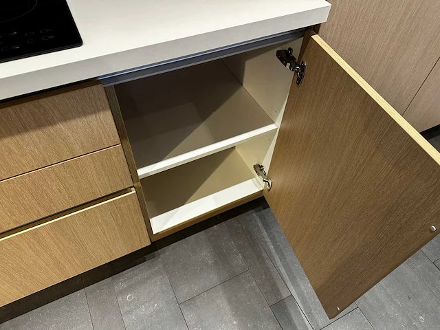 Vika - showroomkeuken - afbeelding 15 van  35