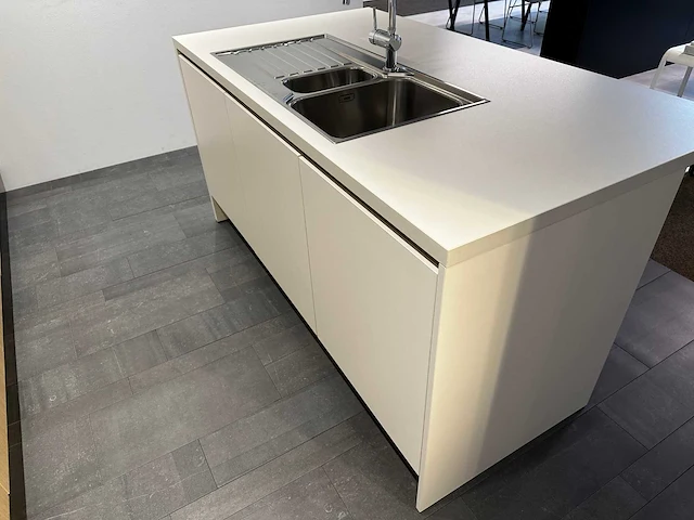 Vika - showroomkeuken - afbeelding 23 van  35