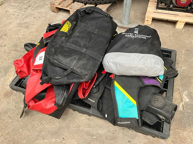Viking duikpakken (2x) + diversen - afbeelding 6 van  14