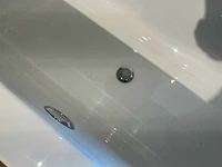 Villeroy & boch badkuip met douchekraan - afbeelding 3 van  7