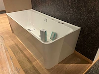 Villeroy & boch collaro polyester hoekbad met kranen - afbeelding 1 van  6