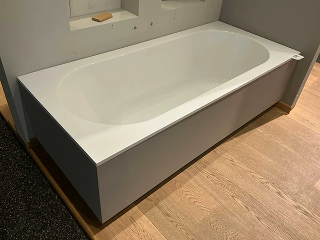 Villeroy & boch oberon badkuip - afbeelding 1 van  5