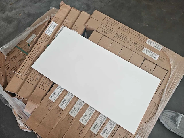 Villeroy&boch glans wit wandtegel 30x60 cm 41,04 m² - afbeelding 3 van  7