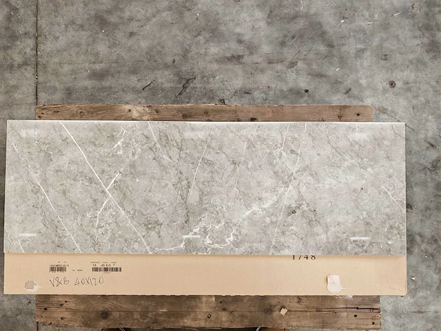 Villeroy&boch marmochic glans grijs wandtegel 40x120 cm 55,68 m² - afbeelding 5 van  7