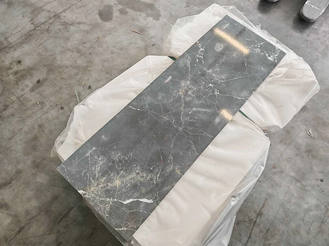 Villeroy&boch marmochic glans zwart wandtegel 40x120 cm 38,4 m² - afbeelding 5 van  7