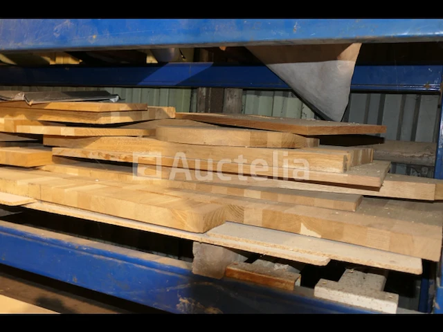 Vingerlaswerk sloophout en lijmen - afbeelding 2 van  4