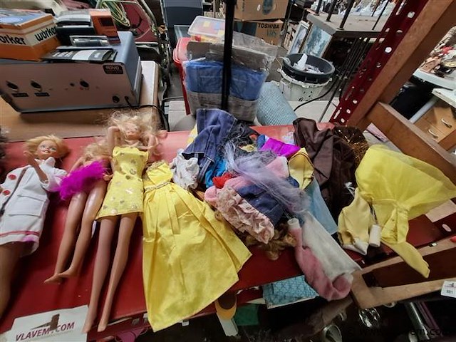 Vintage barbie's - afbeelding 2 van  4