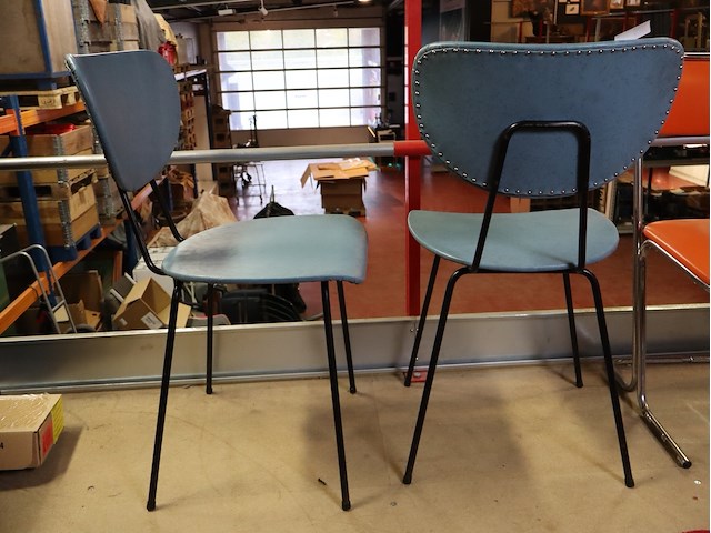 Vintage blauw leder simili stoel (x2) - afbeelding 3 van  4