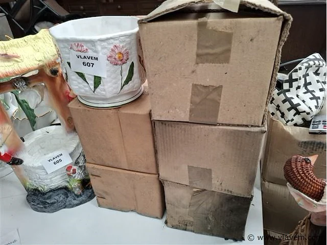 Vintage bloempot - afbeelding 1 van  1