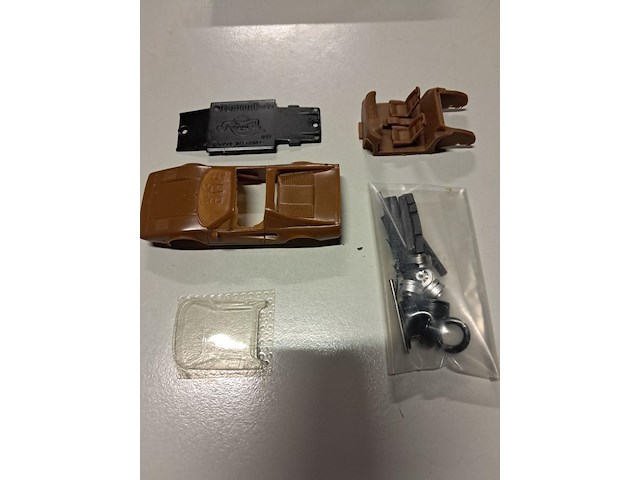 Vintage bouwauto ferrari 308 gt s - afbeelding 4 van  5