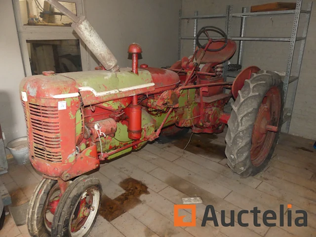 Vintage collectible tractor (te restaureren) international harvester fc - afbeelding 2 van  12