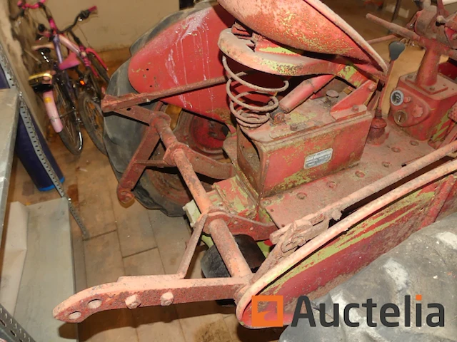 Vintage collectible tractor (te restaureren) international harvester fc - afbeelding 4 van  12