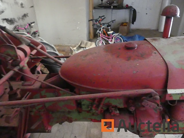 Vintage collectible tractor (te restaureren) international harvester fc - afbeelding 9 van  12