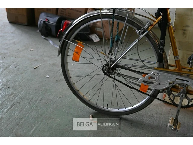 Vintage damesfiets jean devost - afbeelding 2 van  4