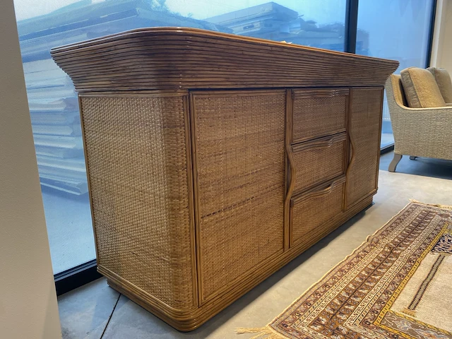 Vintage dressoir in rotan / bamboe - afbeelding 1 van  3