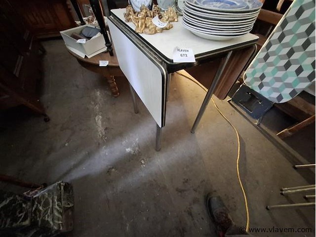 Vintage formica tafeltje - afbeelding 1 van  2