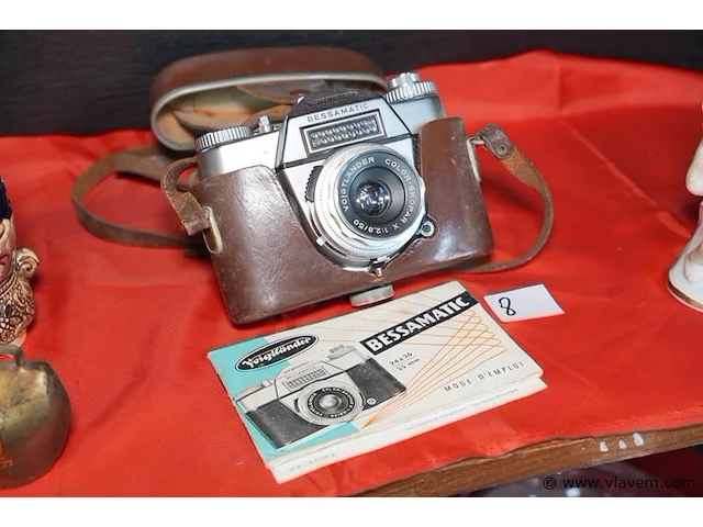 Vintage fotoapparaat"bessamatic" - afbeelding 1 van  1