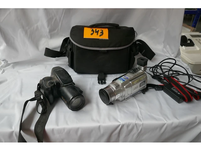 Vintage fototoestel en camera - afbeelding 1 van  4
