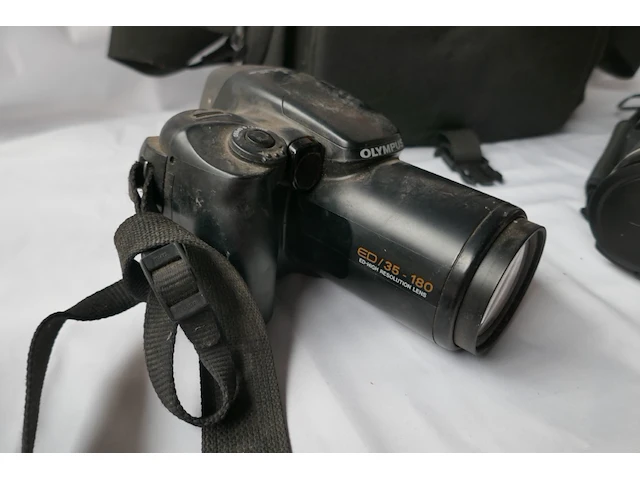 Vintage fototoestel en camera - afbeelding 2 van  4