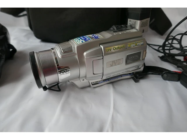 Vintage fototoestel en camera - afbeelding 3 van  4