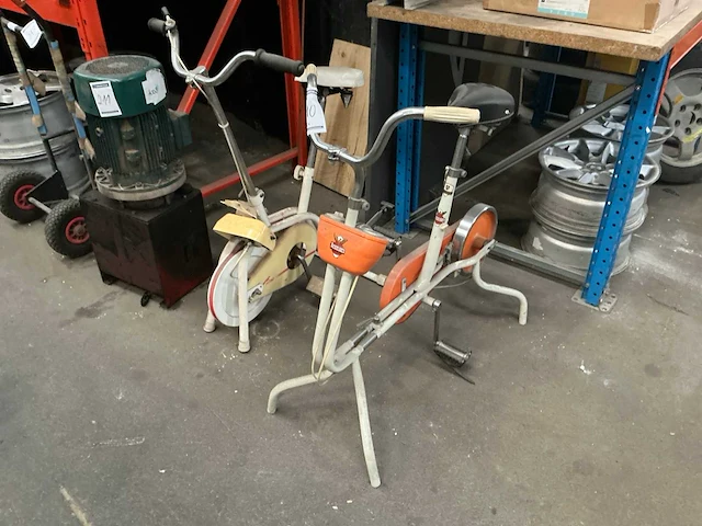 Vintage home trainer (2x) - afbeelding 1 van  4