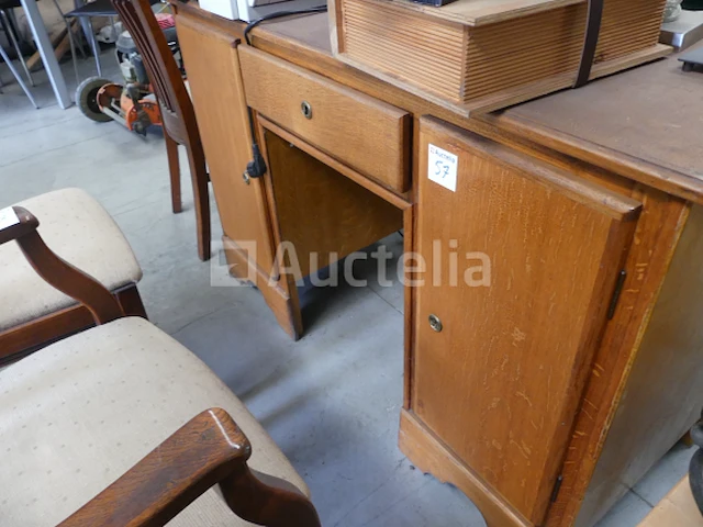 Vintage houten bureau + stoelen - afbeelding 4 van  7
