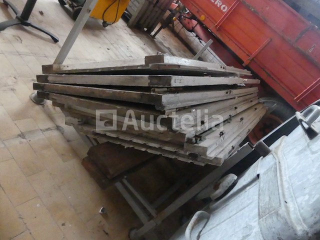 Vintage houten deur - afbeelding 1 van  4