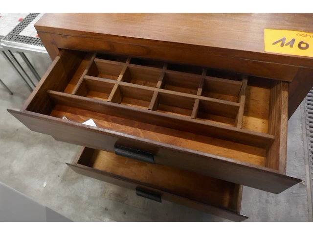 Vintage houten kastje - afbeelding 2 van  3