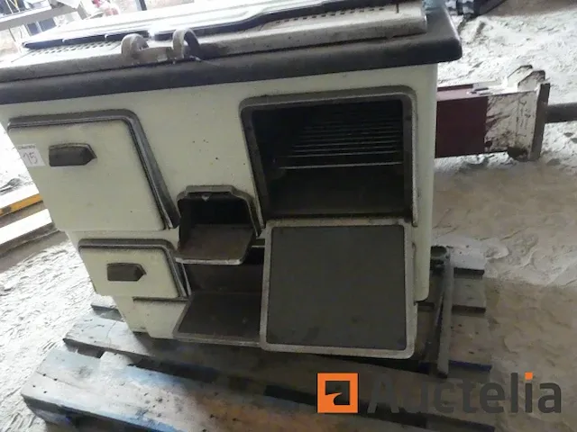 Vintage houtkachel - afbeelding 6 van  7