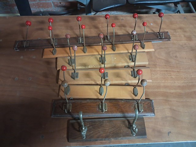 Vintage kapstokken 7 stuks - afbeelding 1 van  3