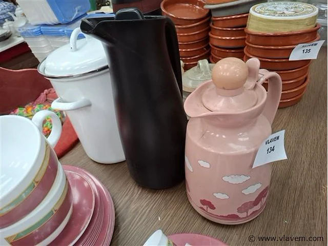Vintage keukenmateriaal - afbeelding 1 van  2