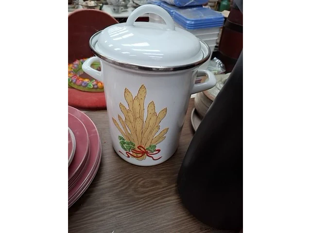 Vintage keukenmateriaal - afbeelding 2 van  2