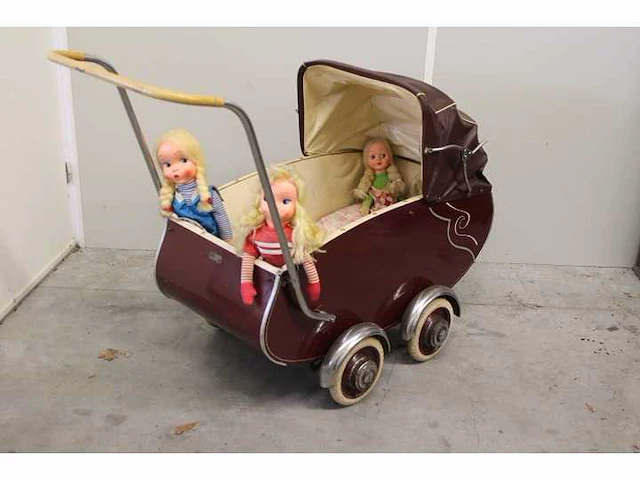 Vintage kinderwagen - afbeelding 1 van  6