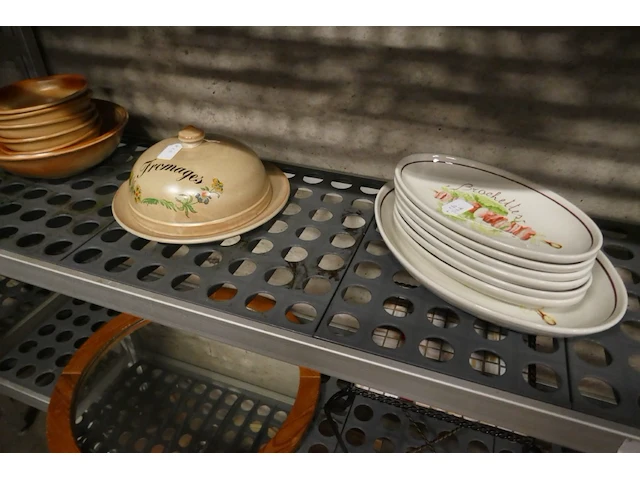 Vintage koperwerk en servies - afbeelding 4 van  6