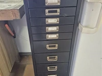 Vintage ladenkastje met inhoud - afbeelding 1 van  7