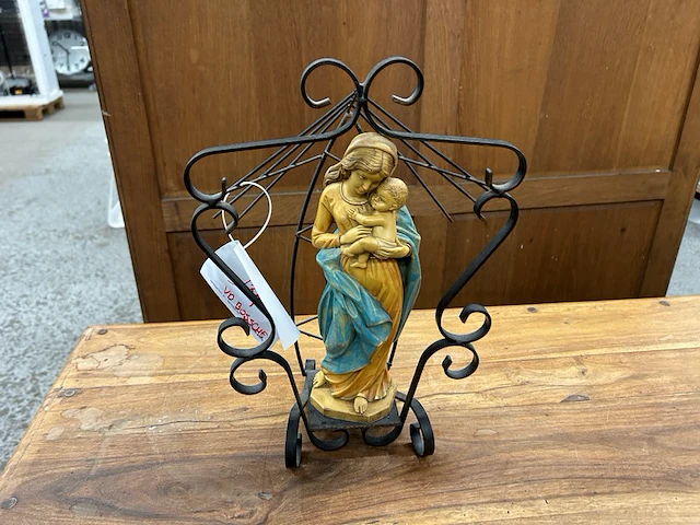Vintage madonna en kind - afbeelding 1 van  7