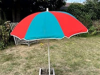 Vintage parasol rood groen - afbeelding 1 van  1