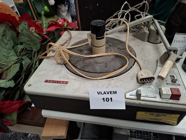 Vintage platendraaier - afbeelding 1 van  2