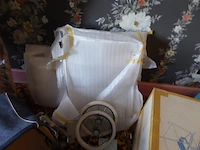 Vintage poppenwagen met babysitter - afbeelding 3 van  4
