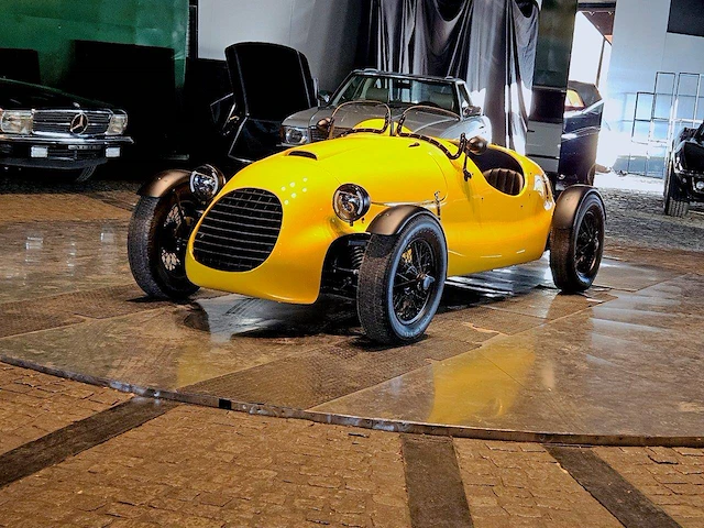 Vintage racer ferrari-hommage (marge) - afbeelding 1 van  1