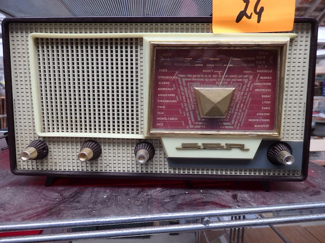 Vintage radio - afbeelding 1 van  1