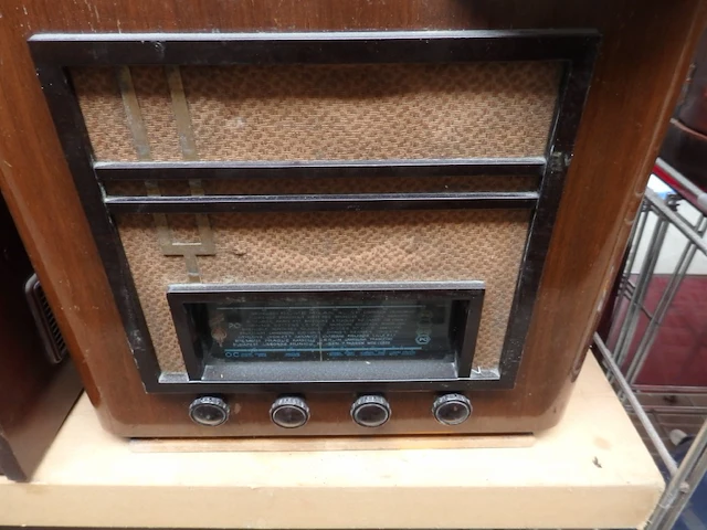 Vintage radio - afbeelding 1 van  2