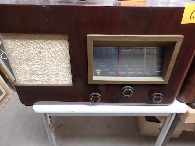 Vintage radio - afbeelding 1 van  2