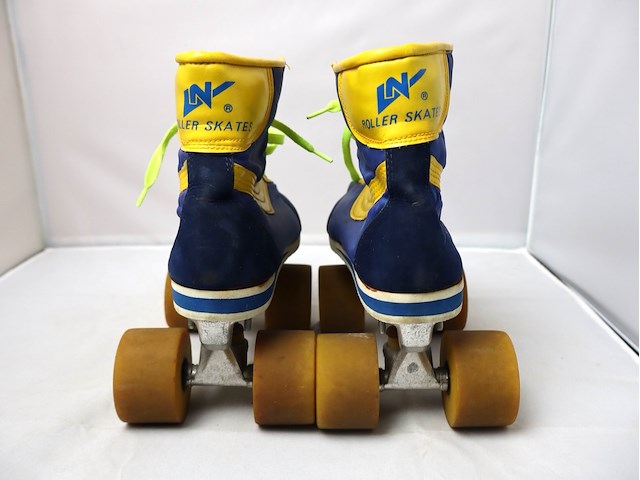 Vintage rollerskates - afbeelding 2 van  2