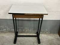Vintage schoollessenaar, licht grijs formica, zwart ijzeren onderstel - afbeelding 1 van  4