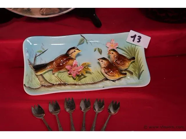 Vintage sierschaal met meesjes - afbeelding 1 van  1