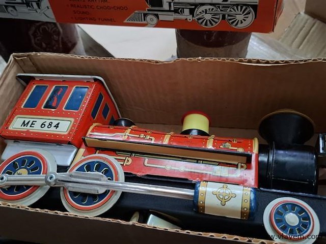 Vintage speelgoedtrein - afbeelding 3 van  3